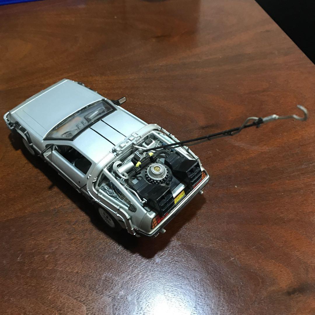 トミカ　デロリアン