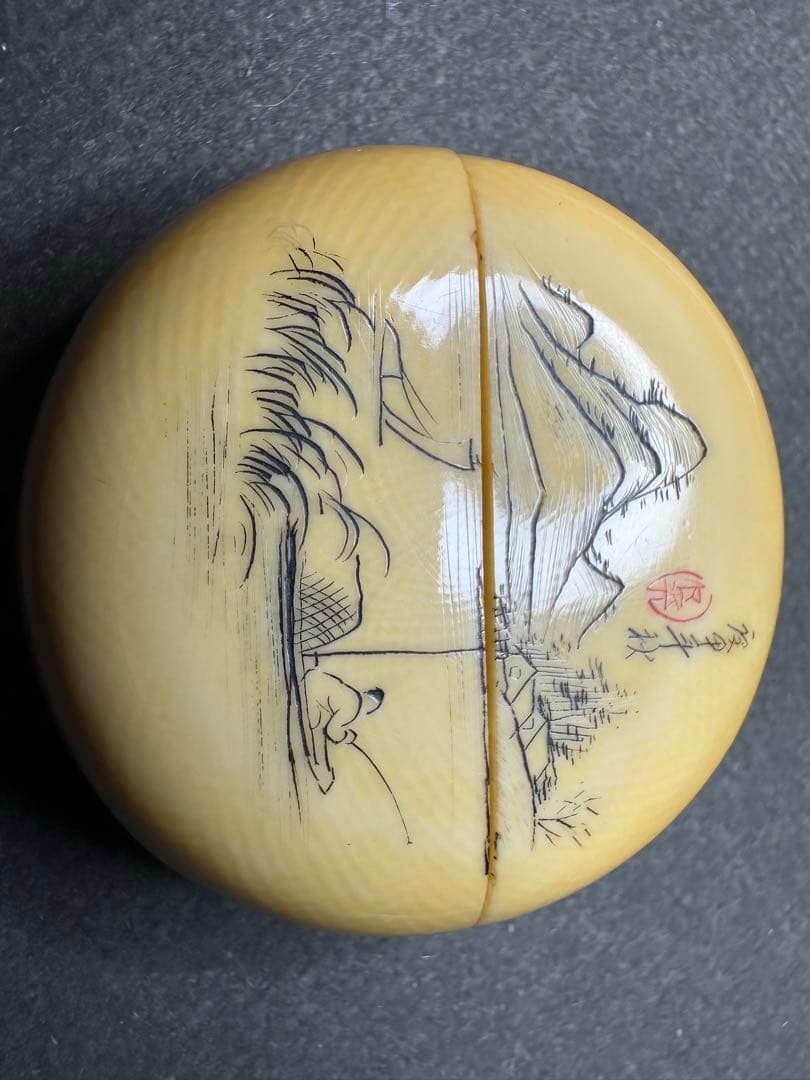 極上　印籠　根付　時代物　天然素材　アンティーク　和彫　骨董　飾り物　古美術品