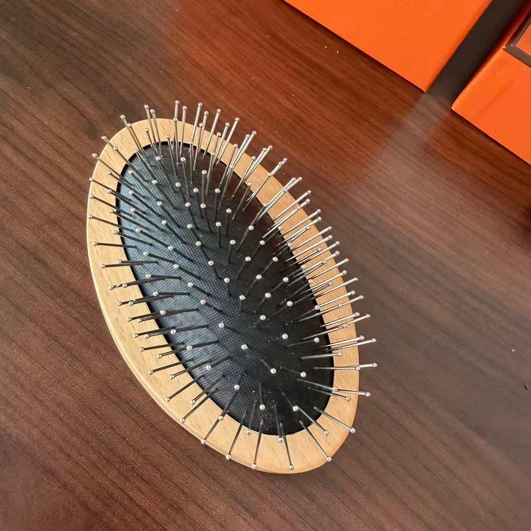 新品未使用 エルメスロゴが可愛い【HERMES】天然素材 ドッグブラシの