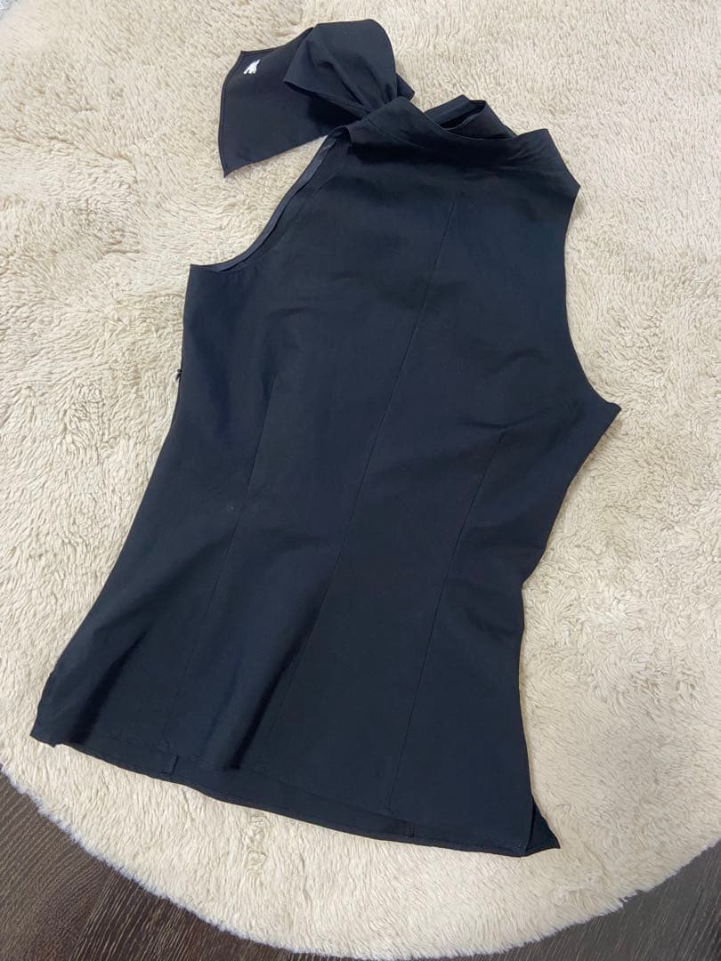 美品バーバリーノースリーブリボントップス36