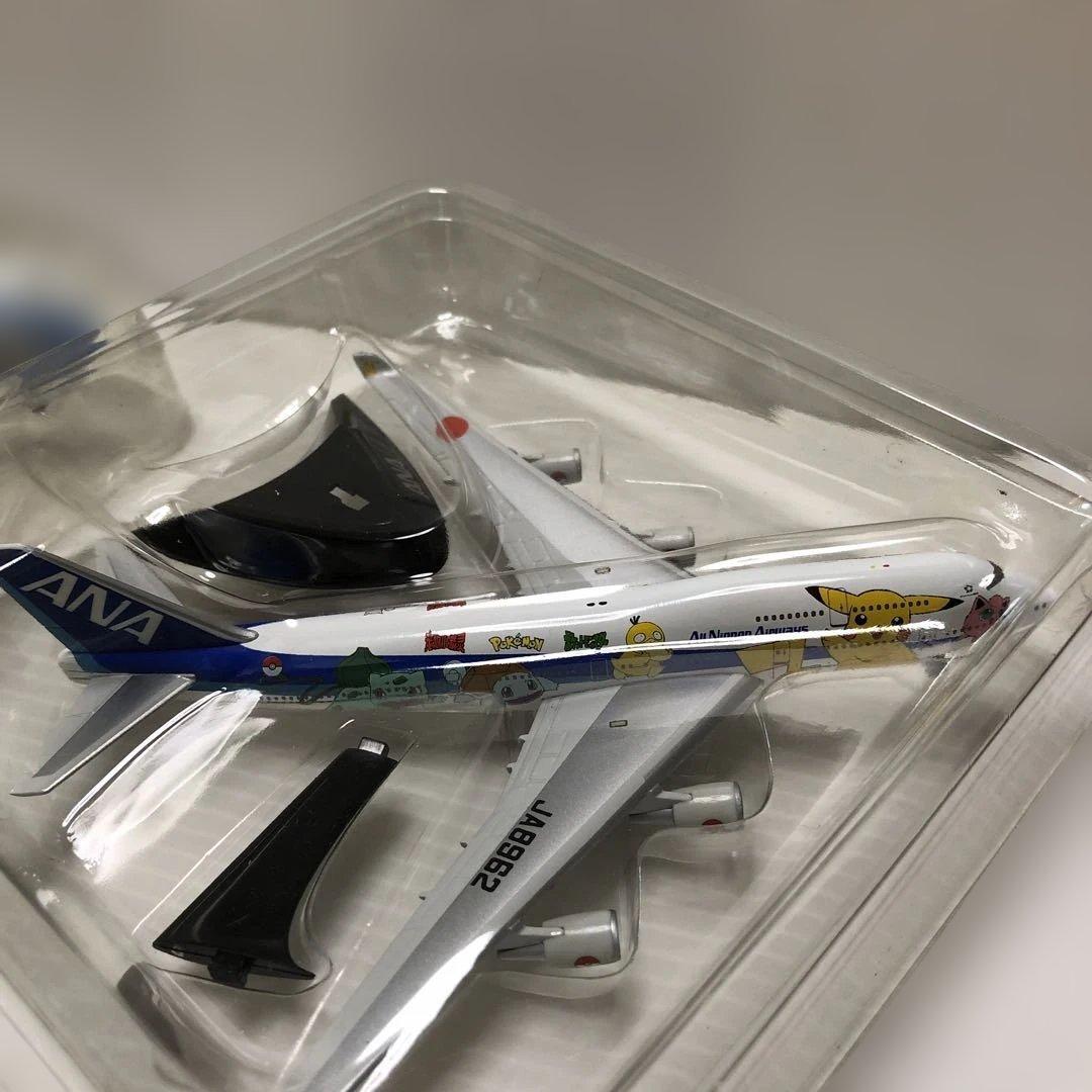 全日空商事　1/500 747ー400ポケモン　2機