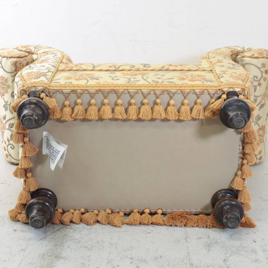 アメリカ製 クラシカル家具 肘付きスツール フリンジ付き 花柄生地 高級家具