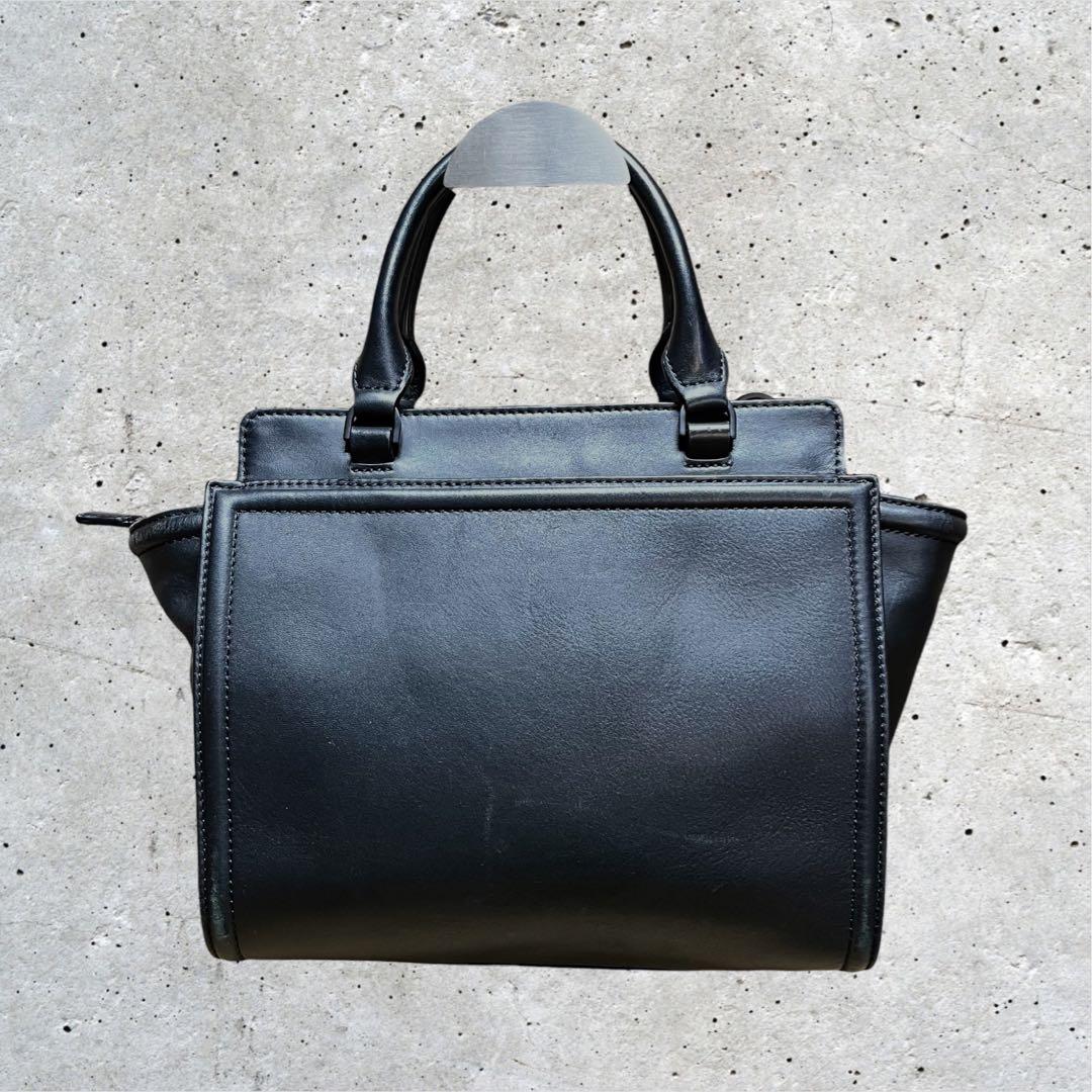 良品　ディーゼル　ハンドバッグ　レザー　エンボス　BADIA 腕掛け　黒
