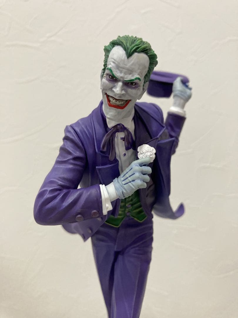 【新品未使用】The Joker ジョーカー　フィギュア ジョーカー人形 ホアキン・フェニックス演じるジョーカー、ホットトイズがついに立体化