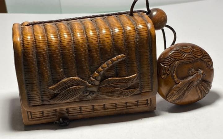 印籠 柘植 トンボの彫刻宝石箱 黄楊繊細彫刻 木製