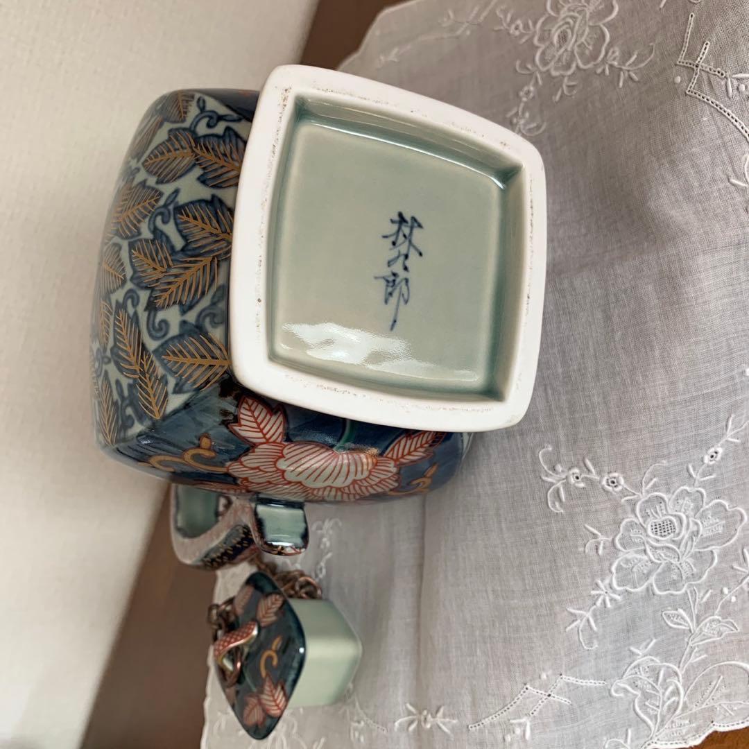 有田焼 林九郎 水差し 染錦牡丹流水文 手付面取水柱