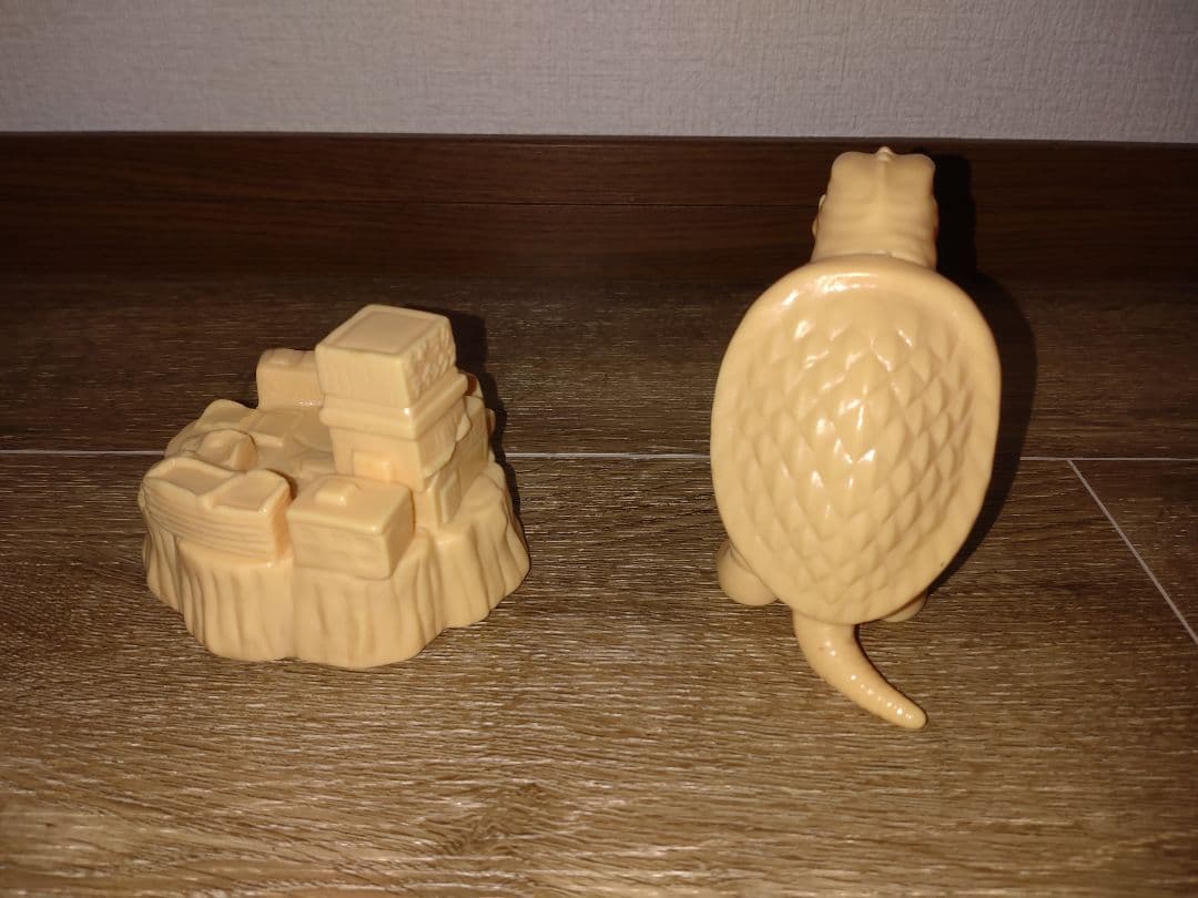 トイグラフ　未塗装　ガメラ　マーミット　ゴジラ　ソフビ