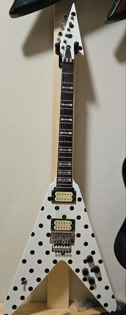 フライングV ポルカドット ランディローズ 水玉 ノーブランド - メルカリ