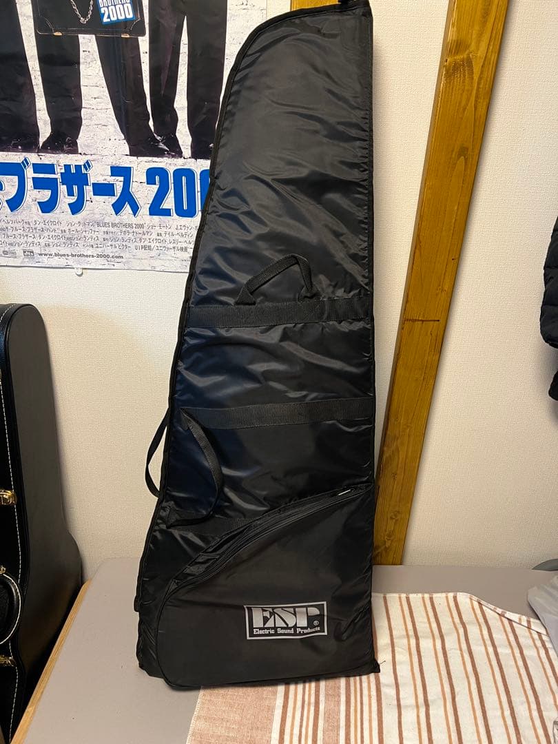 Blitz By Aria Pro II フライングV セットネック チェリー