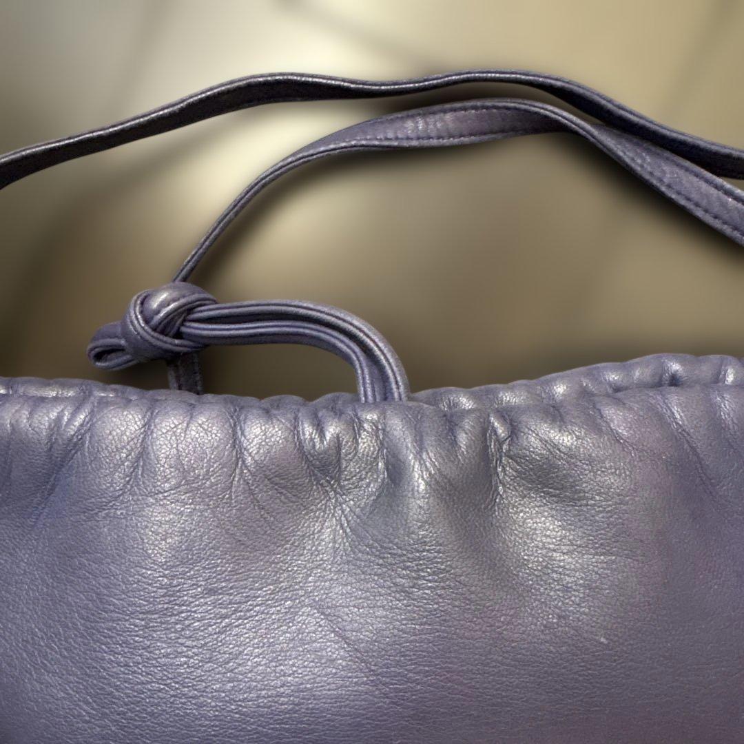 美品● ロエベ ショルダーバッグ 巾着 アナグラム ロゴ 紫レザー