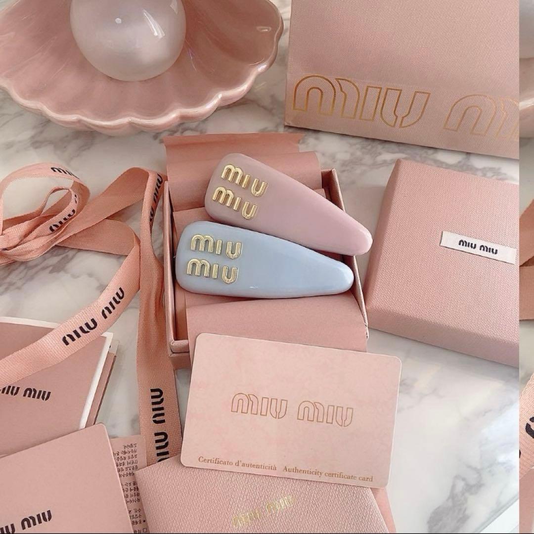 ミュウミュウ ヘアピン クリップ ピンク