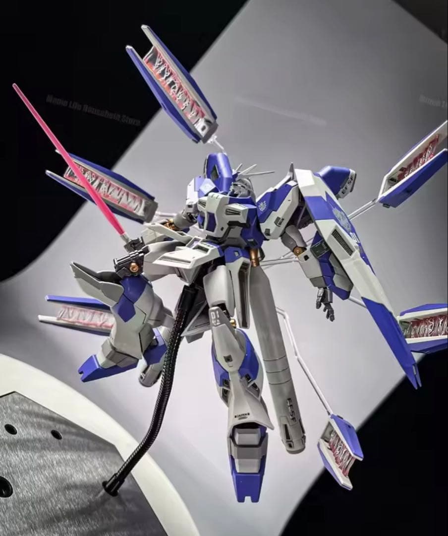 海外製　ハイニューガンダム　(バンダイ製で1/144 相当サイズ)
