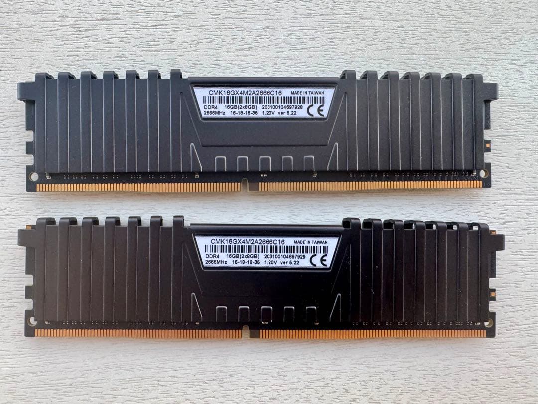 KVR24S17D8/16(16GBx2)MC25043072 メモリモジュール Kingston 16GB (1