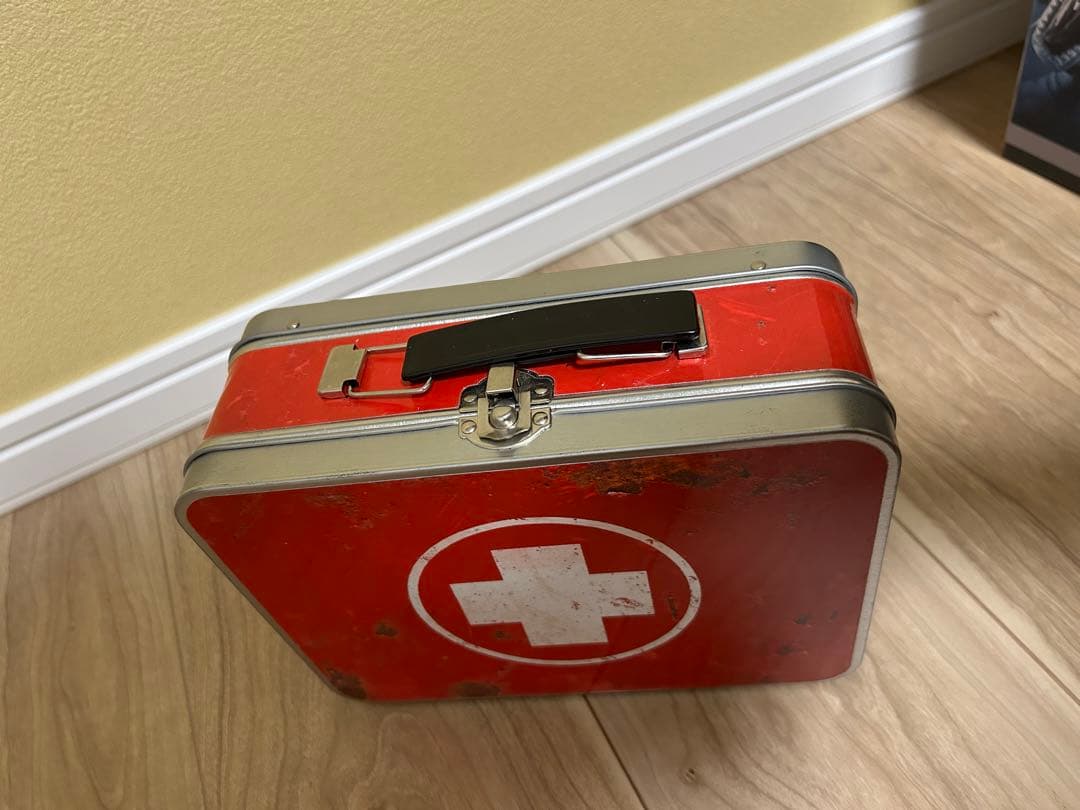 Deadbydaylight 海外製 救急キット デッドバイデイライト - yellows.co