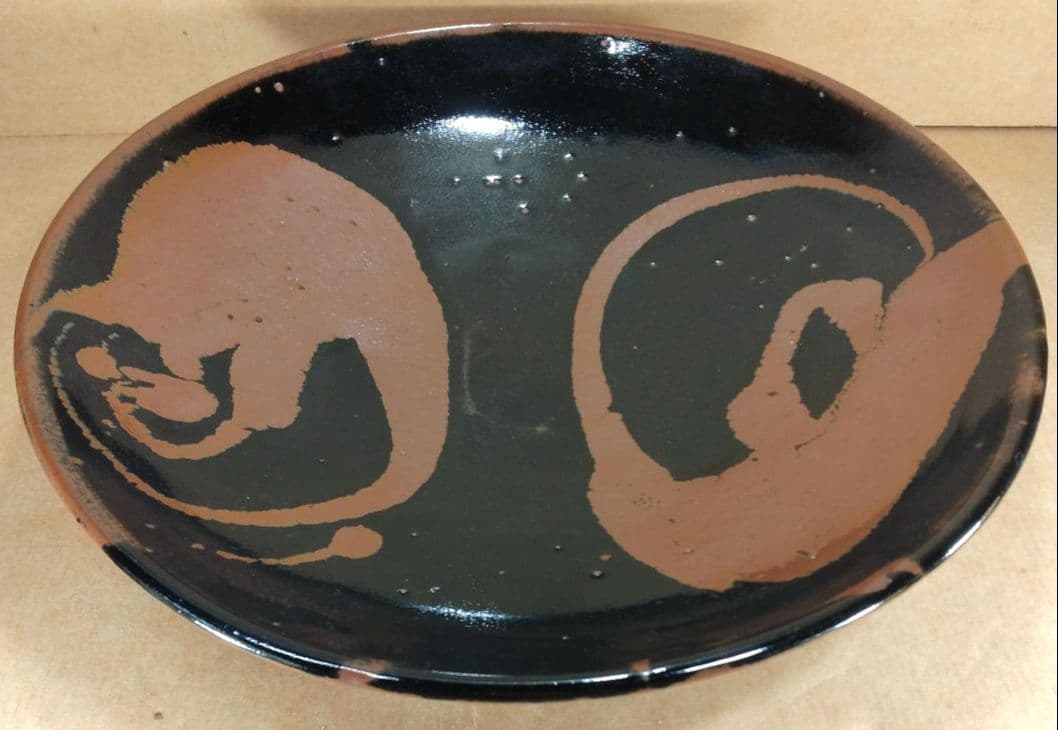 極美品 濱田庄司 黒釉錆流描皿 共箱 毎日オークション出品【
