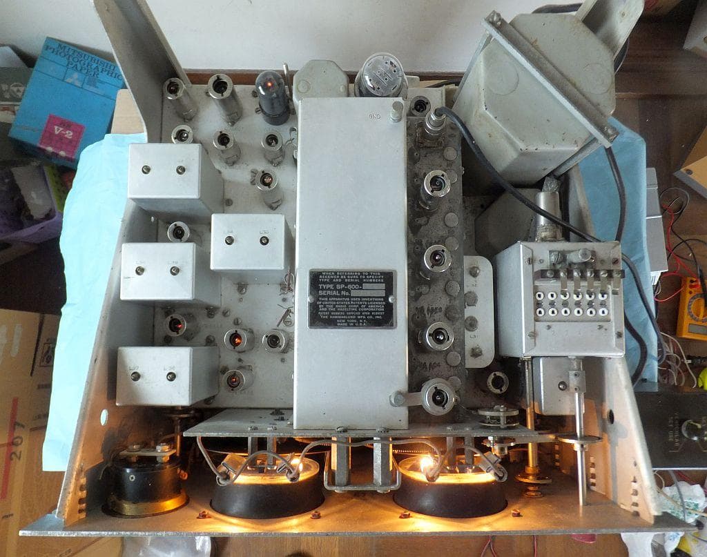 SP-600JX JX17  本体および鉄製table-top cabinet