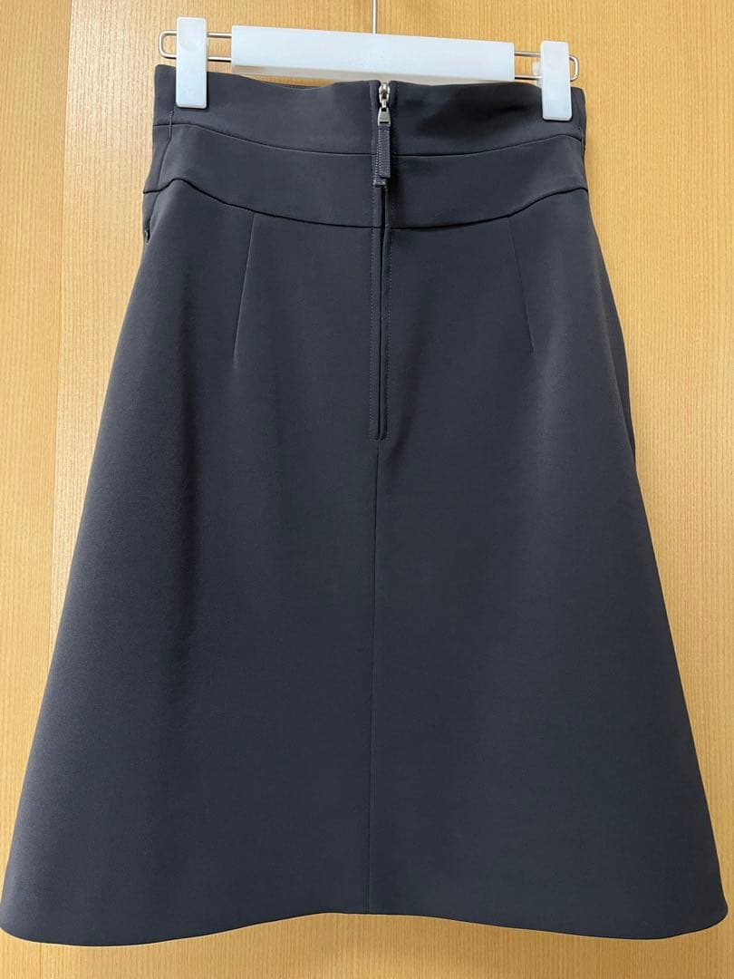 FOXEY ニューヨーク スカート エナメルベルド付き38 グレー