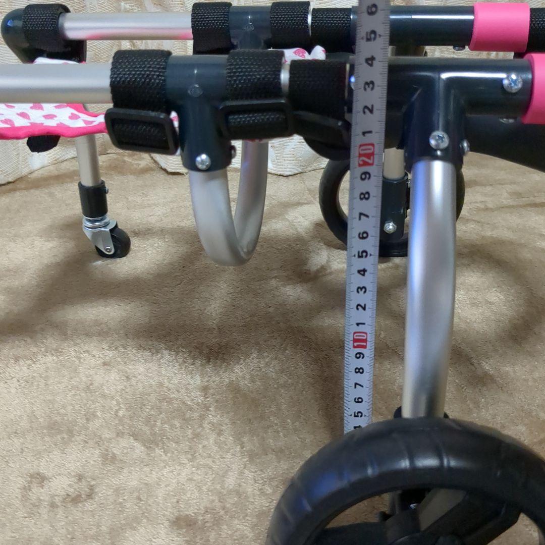 ワンちゃん4輪 リハビリ 食事補助 犬用車椅子 介護補助 犬の歩行器