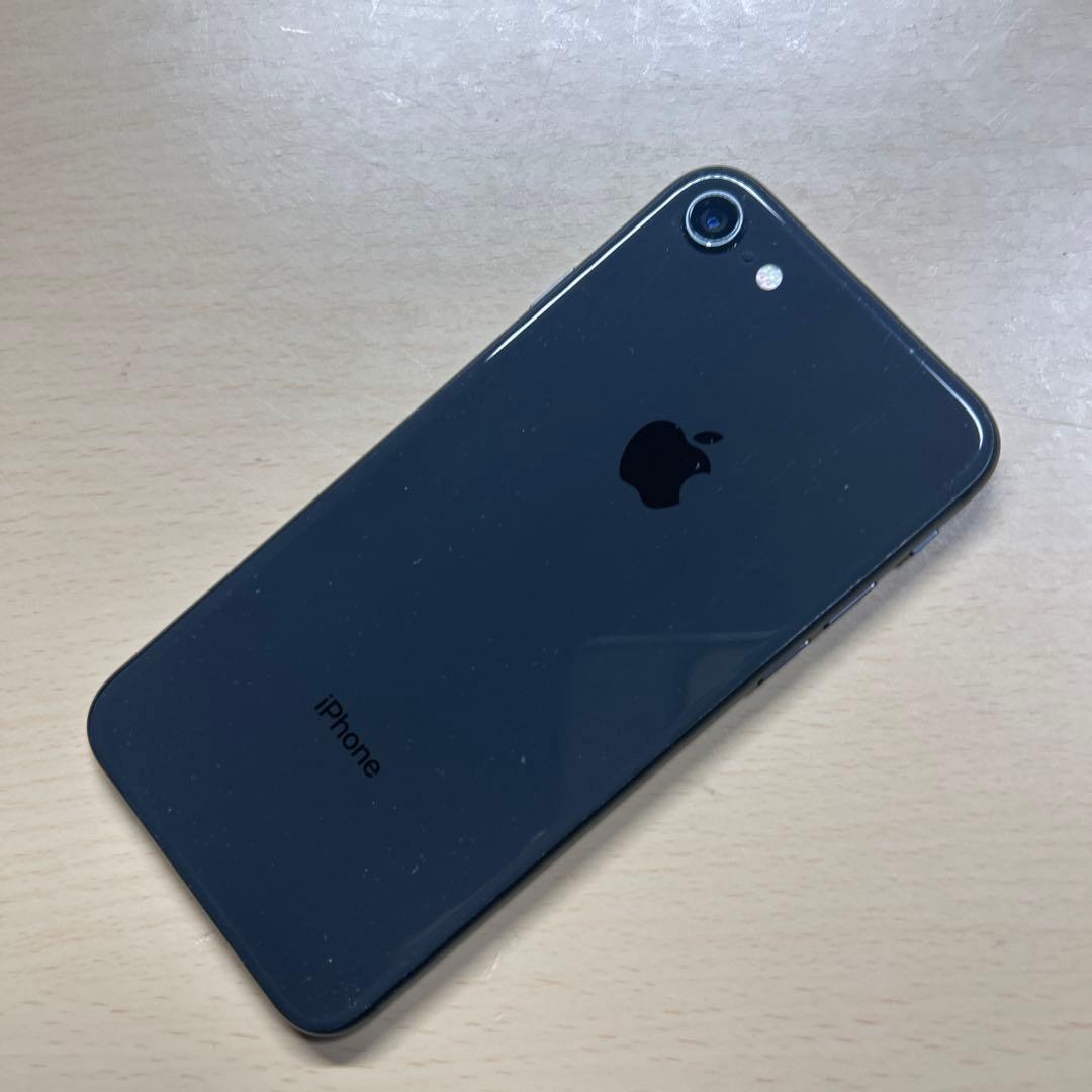 iPhone8 64GB SIMフリー バッテリー最大容量100% 画面割れあり