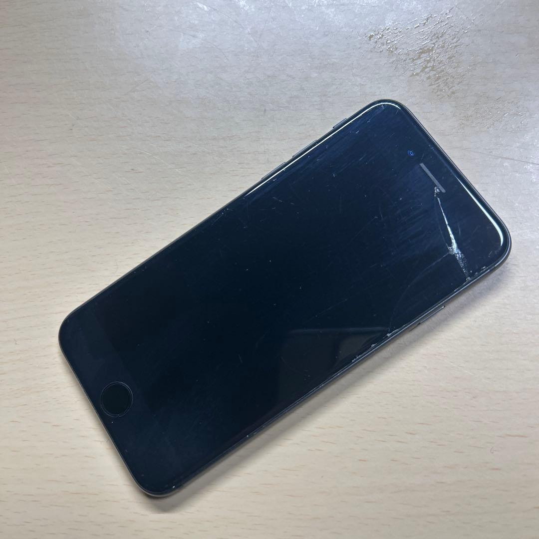 iPhone8 64GB SIMフリー バッテリー最大容量100% 画面割れあり