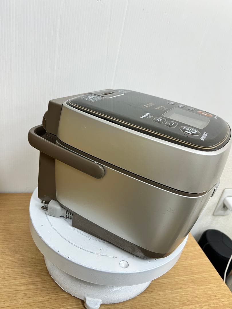 三菱IH炊飯器 5 5合 型番 NJ ST06R N 2016年製 三菱IH