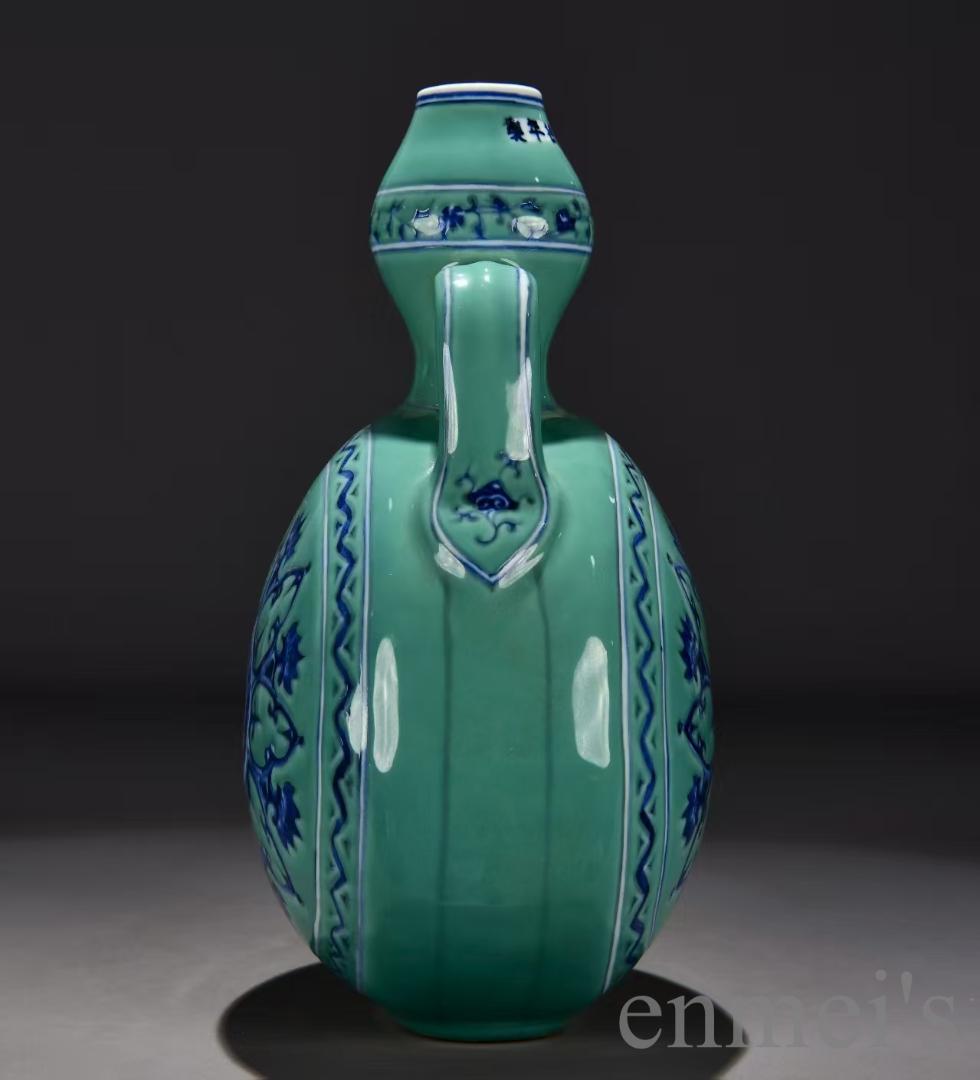 中国古美術・明宣徳・果皮緑地青花宝相紋・抱月瓶・青花