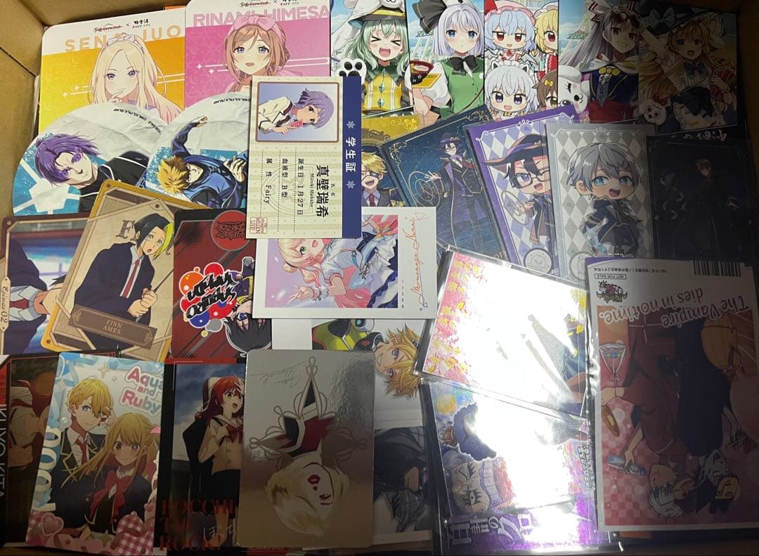 アニメキャラクター紙雑貨1900枚以上大量まとめ売り