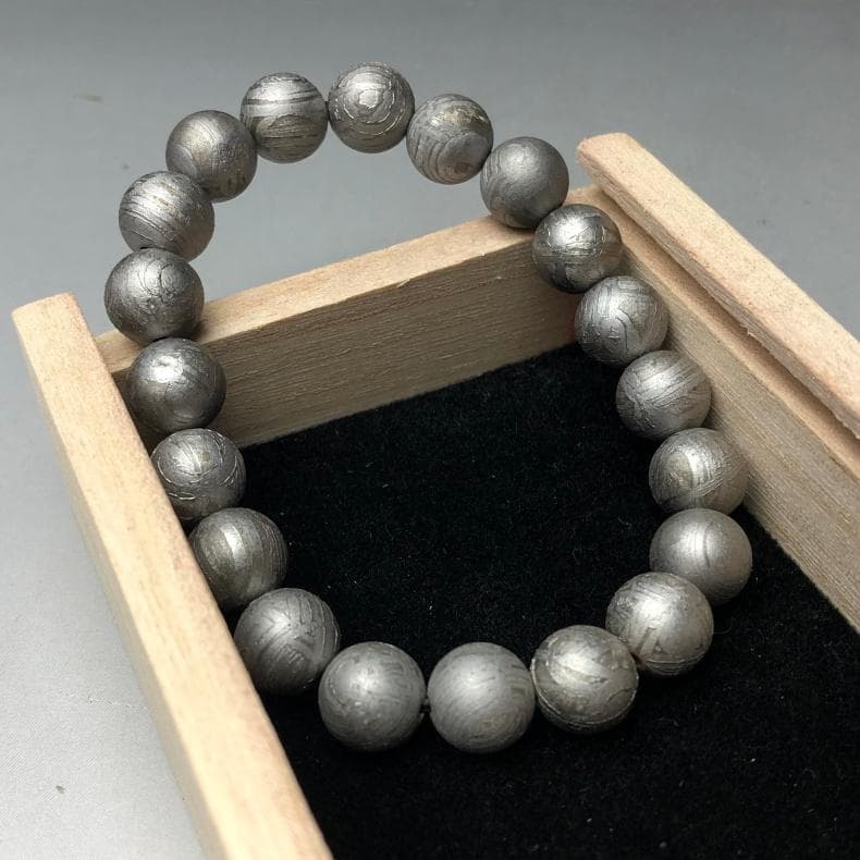 ア*ジ様 隕石 鉄隕石 アルタイ隕石 ブレスレット 玉直径10mm 重さ約