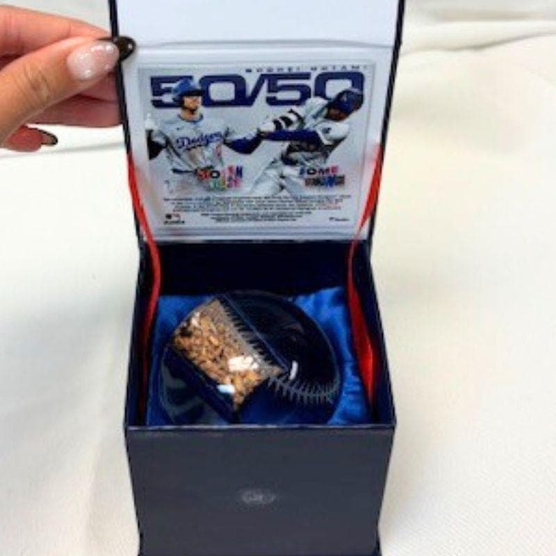 大谷翔平 50-50記念 クリスタル 野球ボール ゲーム使用済みの土付き