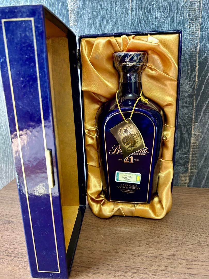 バランタイン21年スコッチウイスキー RARE AGED 未開封陶器ボトル箱付