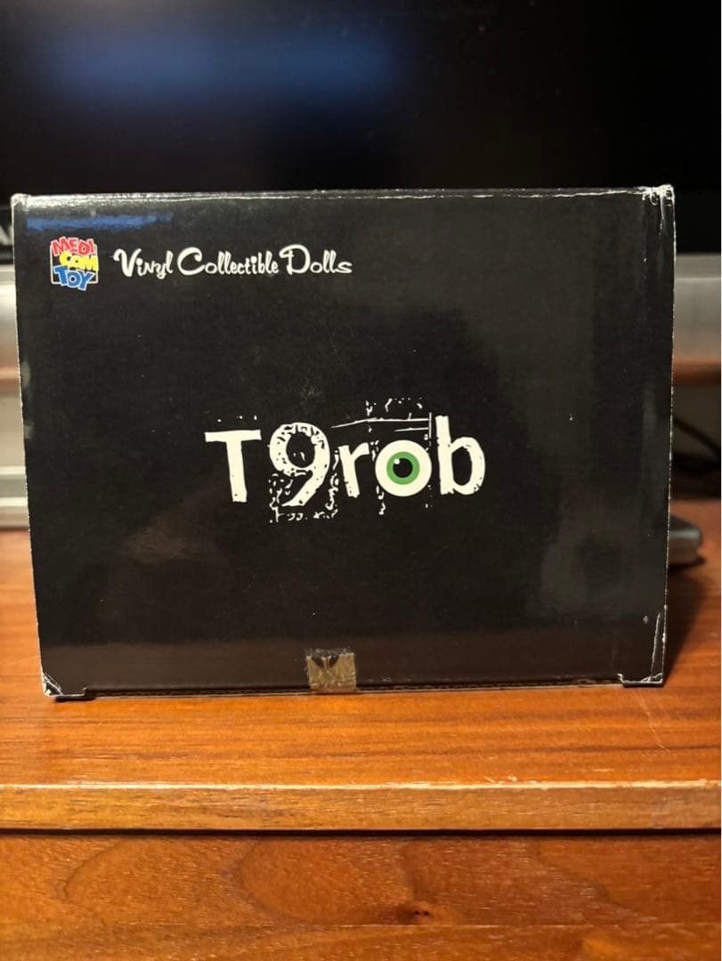 ヴァイナルコレクティブルドールズ　evirob 2007 T9rob