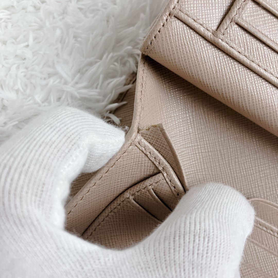 プラダ 1ML018 折り財布 L字ジップ サフィアーノレザー ピンクベージュ