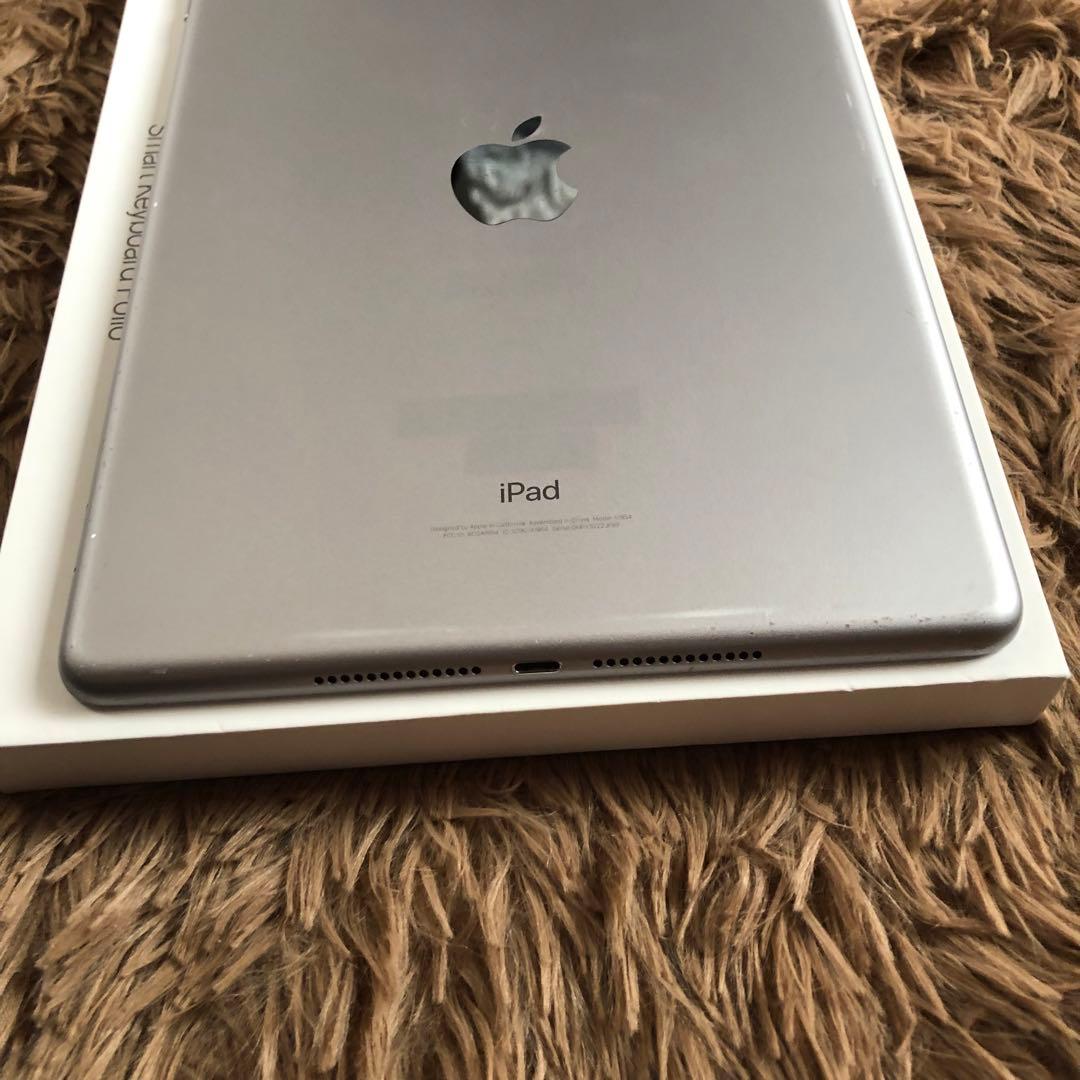 完動品】iPad 第6世代 128GB SIMフリー【当日発送】