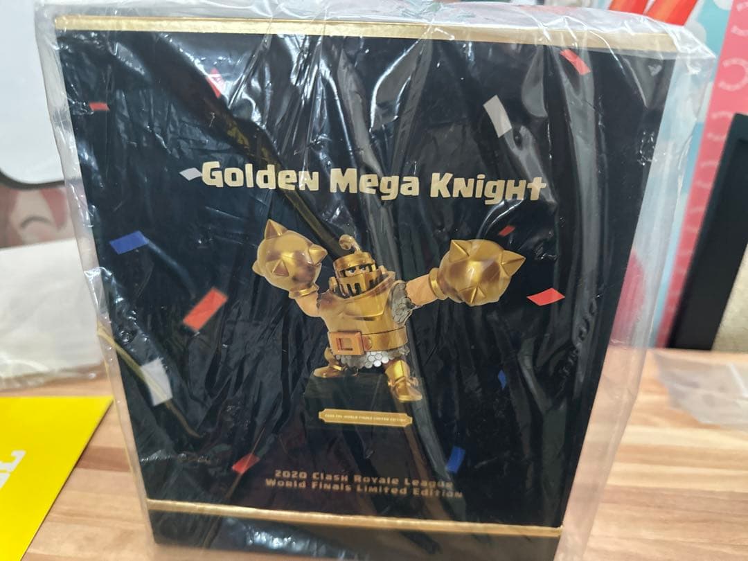 完全未開封品】クラッシュロワイヤル(クラロワ) 黄金のメガナイト