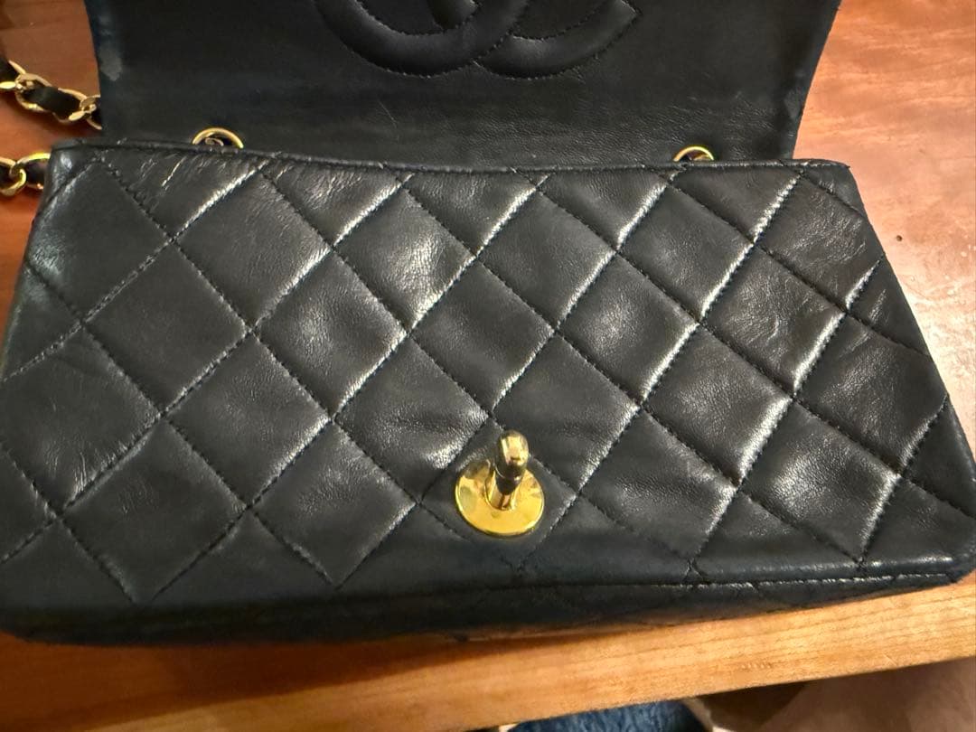 CHANEL ミニマトラッセ　ラムスキン フルフラップ　ショルダーバッグ　黒