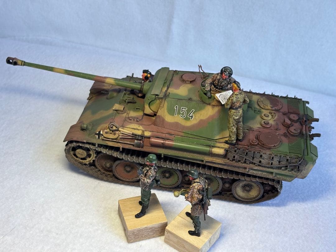 1／３５ドイツ陸軍パンサーG型戦車プラモデル完成品