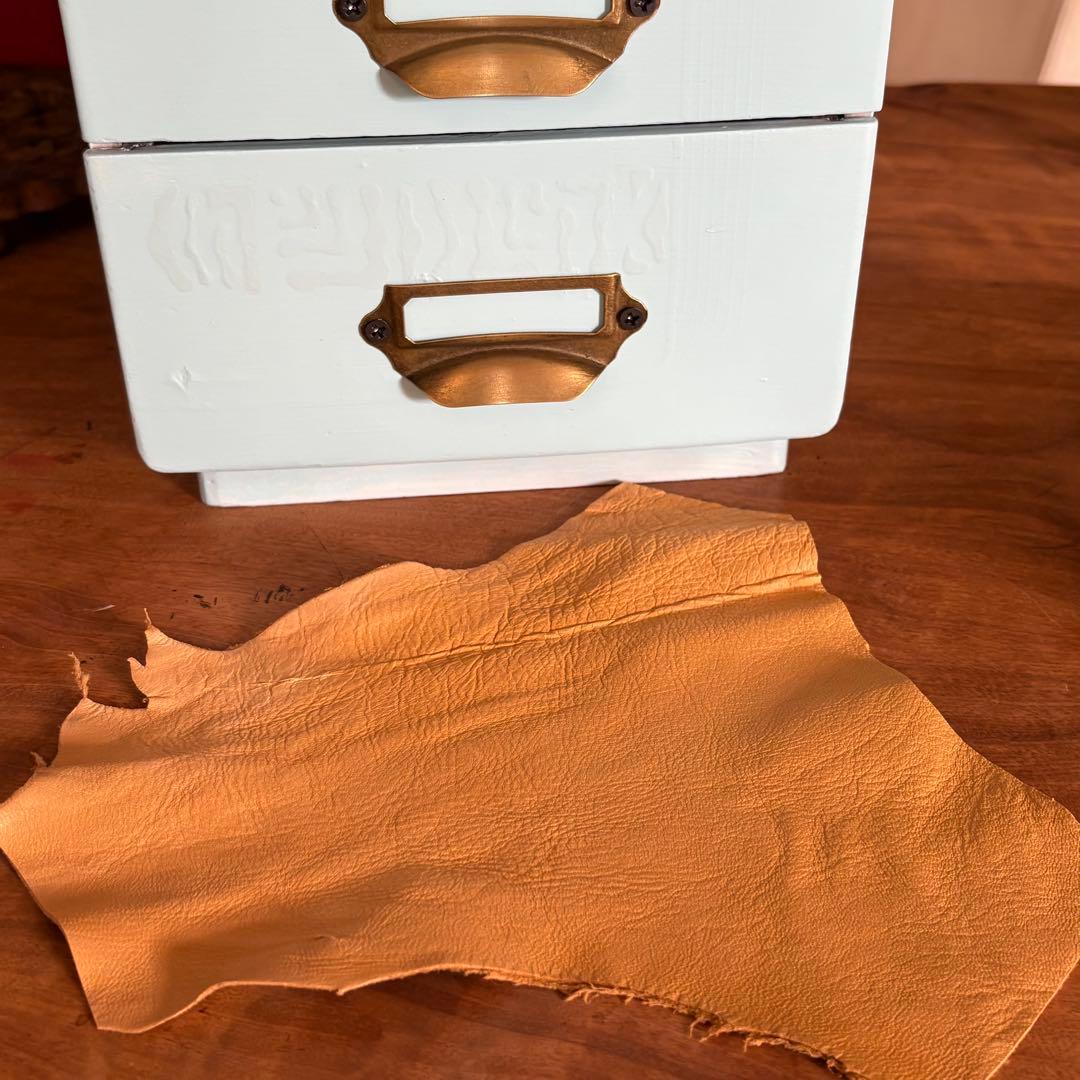 フレンチヴィンテージ3段小引き出し｜1950年代×ナチュラルレザー付き」