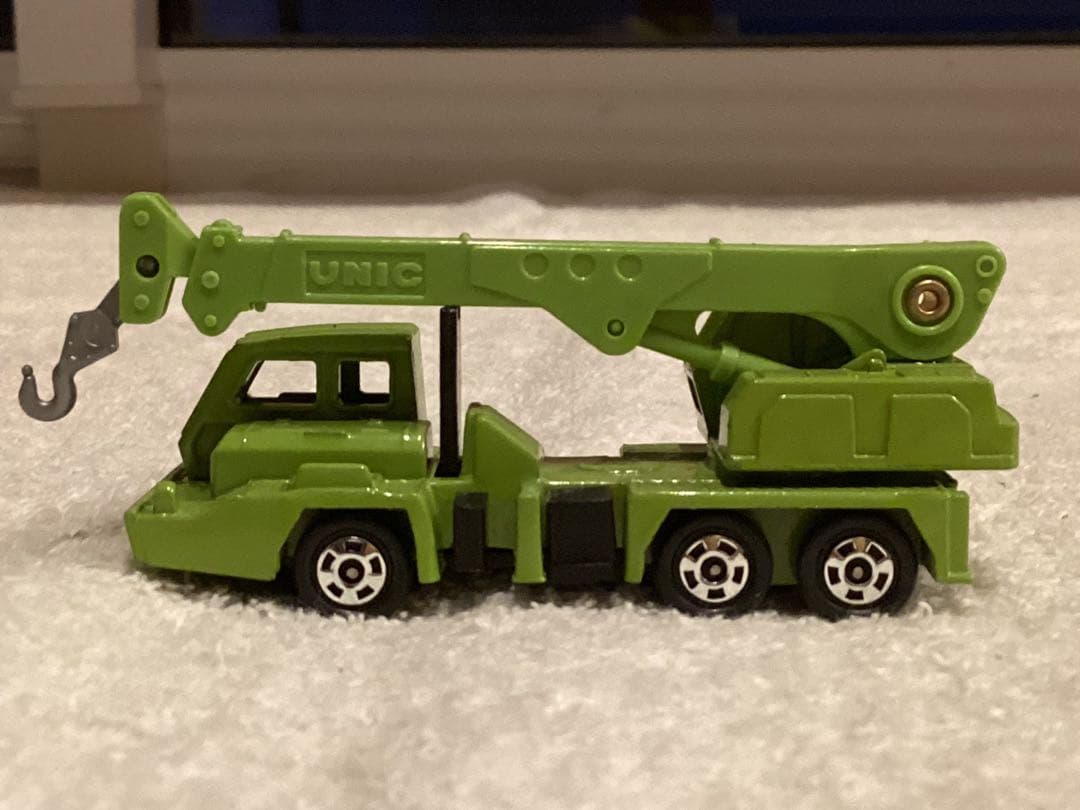 トミカ　NO.72ニッサンディーゼル　ユニックトラック　クレーン　スーパーギフト