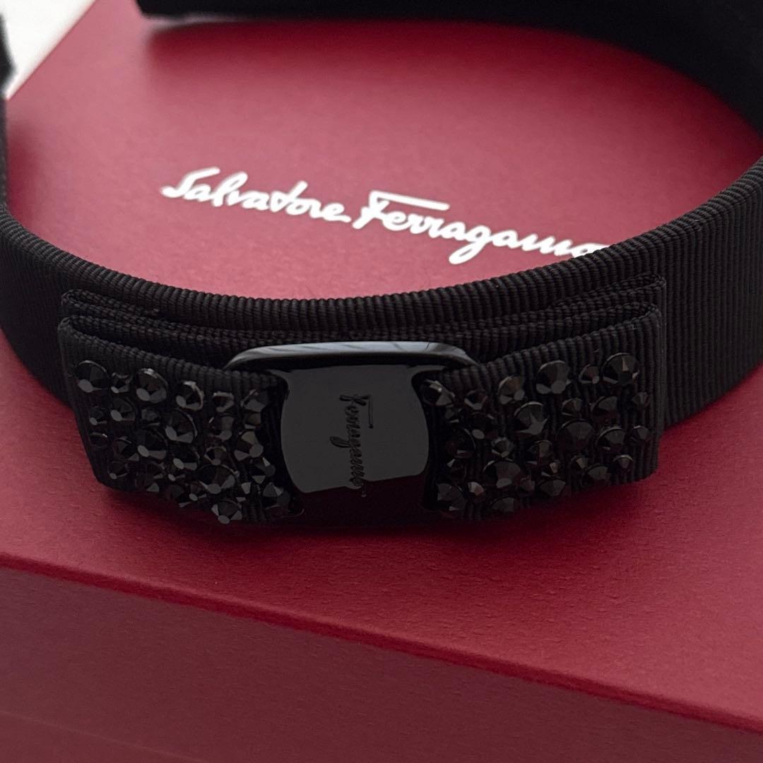 Ferragamoフェラガモ カチューシャ 黒