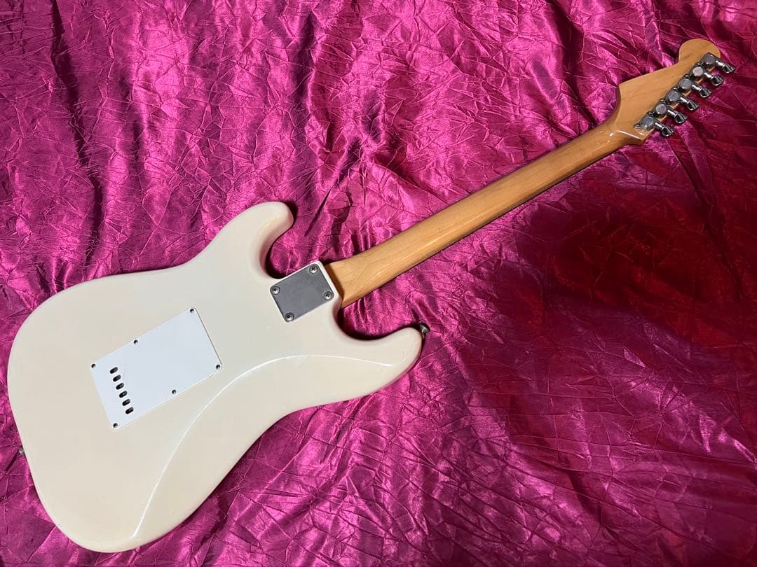 Fresher Straighter Stratocaster エレキギター