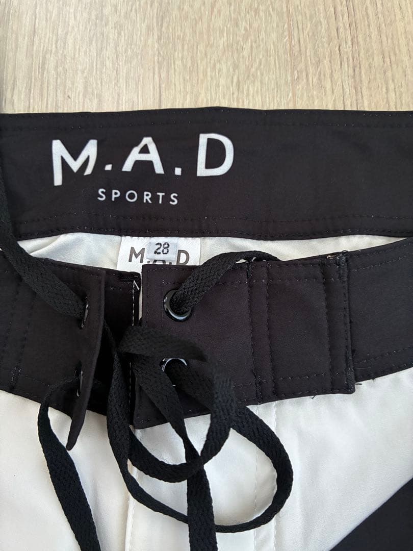 M.A.D SPORTS バンダナ柄 ボードショーツ