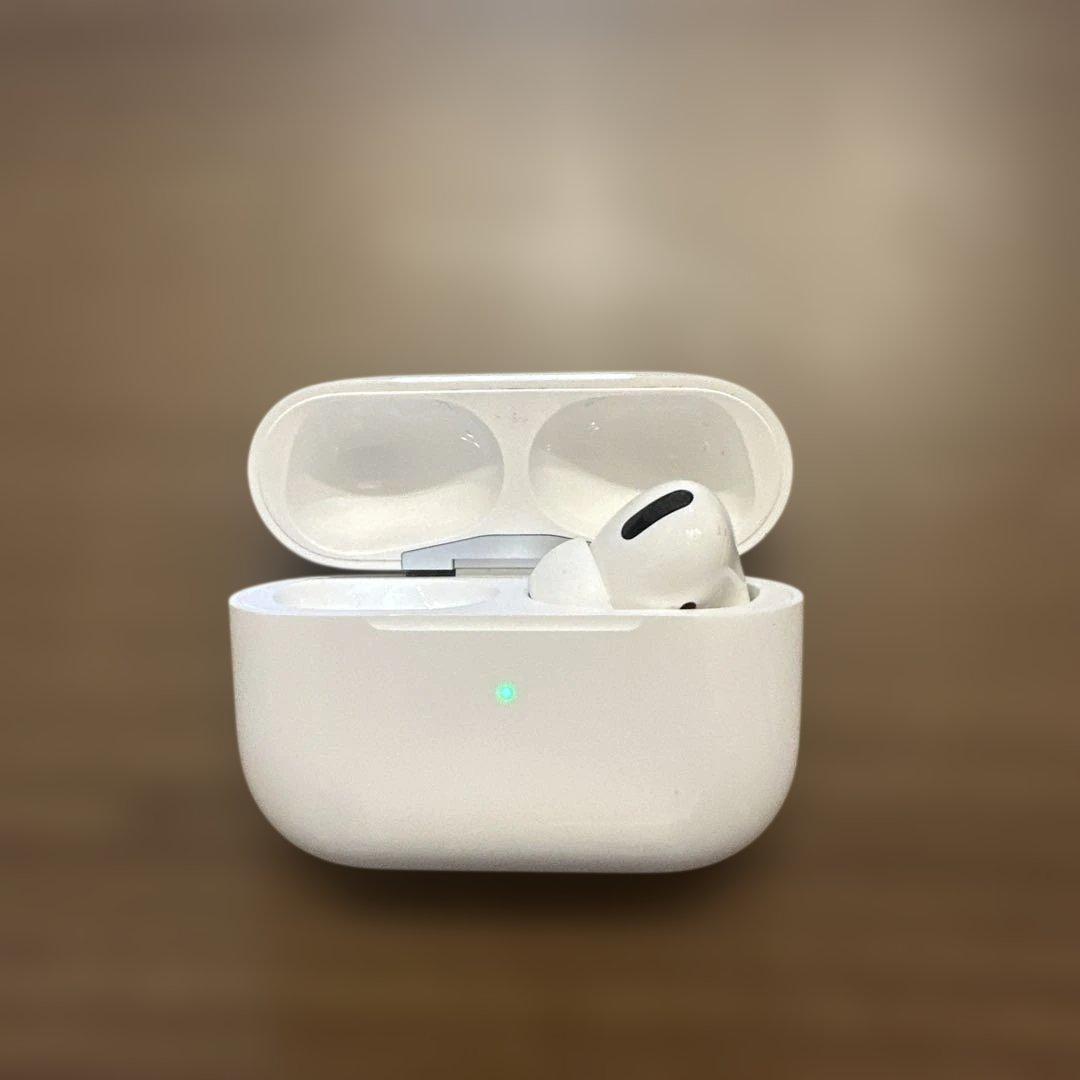 AirPods Pro 本体 片耳充電ケース付き ホワイト 右耳 ケース付き