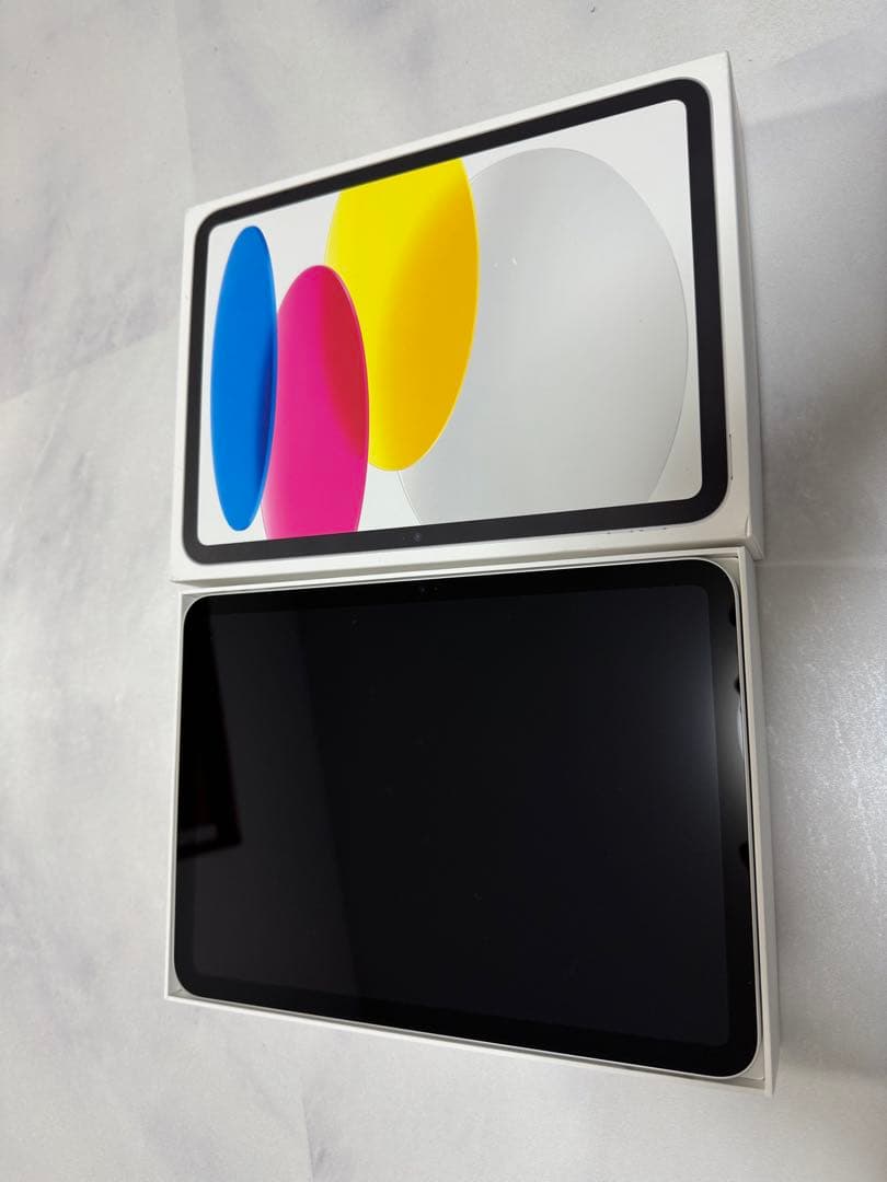 Apple iPad 第10世代 64GBシルバー 本体 充電器付き