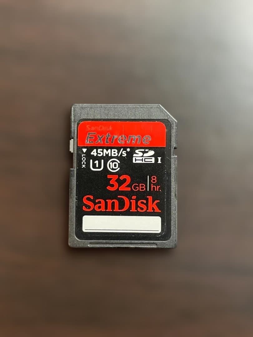 【値引中】SONY FDR-AX45 本体 + 三脚 + バッグ + SDカード