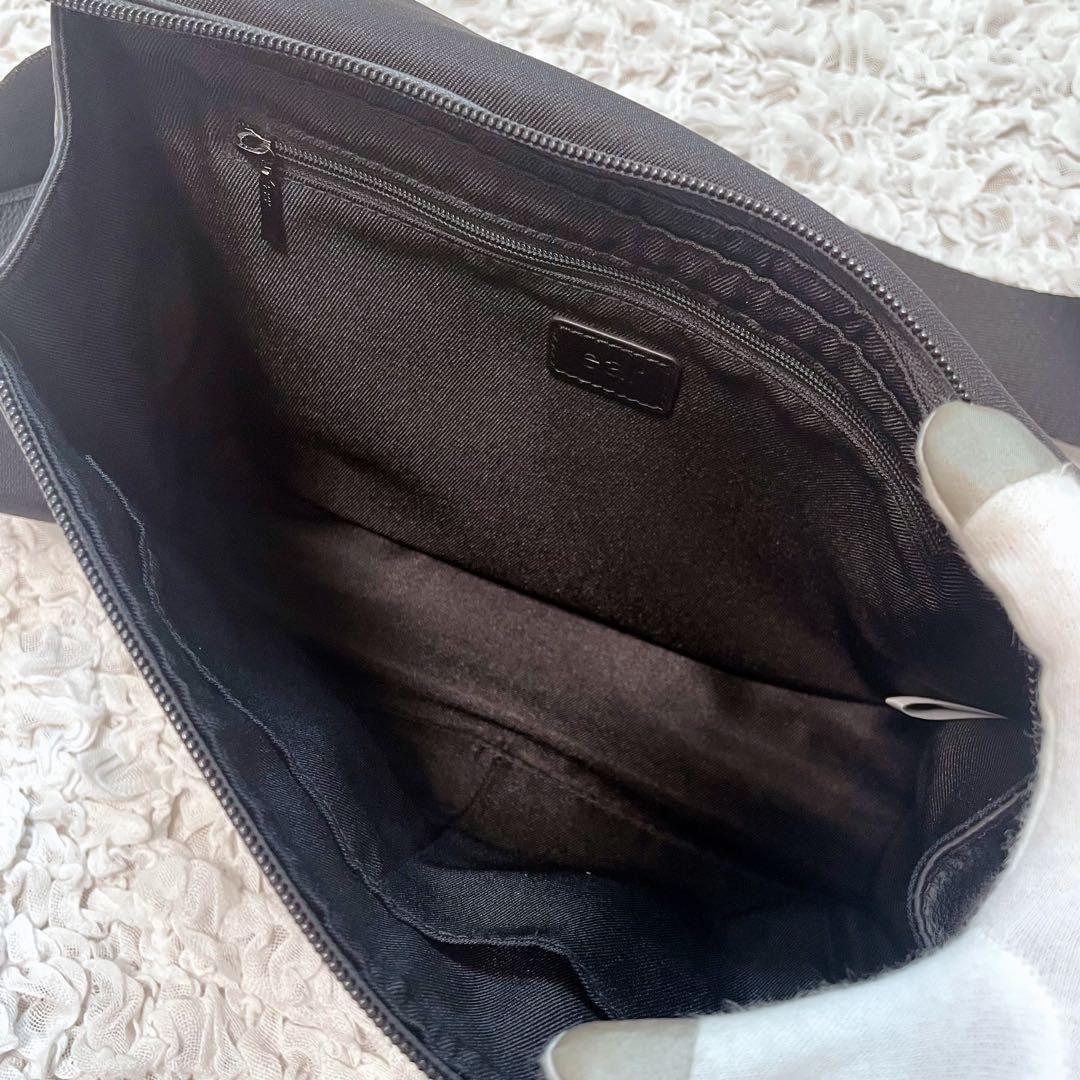 美品✨イアパピヨネ　柄ワイドテープショルダーバッグ　黒 本革　ステッチ　男女