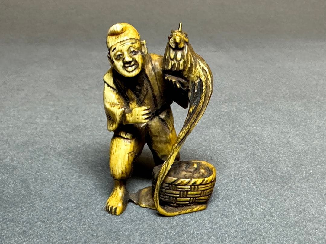 根付　オナガドリ　古美術品　 置物　細密細工　骨董　アンティーク　彫刻 工芸品 極上印籠根付天然素材置物古美術品 細密細工骨董アンティーク彫刻