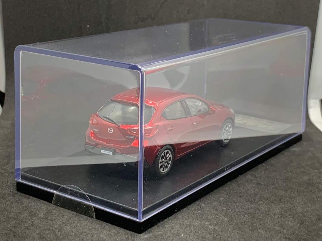 マツダ　Mazda2 1/43ミニカー ソウルレッドクリスタルメタリック