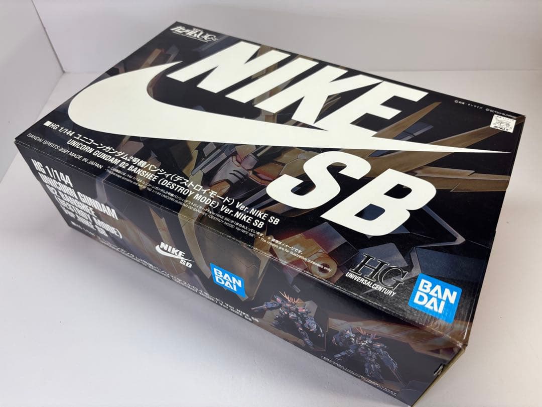 【美品】NIKEsbガンダムコラボ　プラモデル