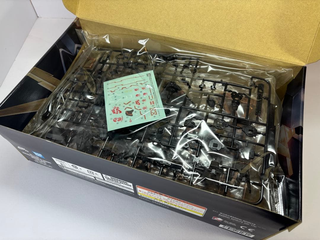 【美品】NIKEsbガンダムコラボ　プラモデル