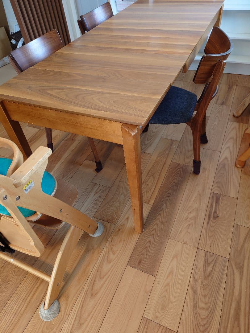 伸縮式ダイニングテーブル